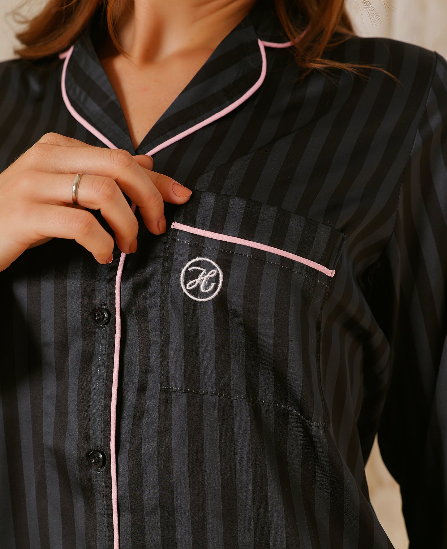Classic strips black