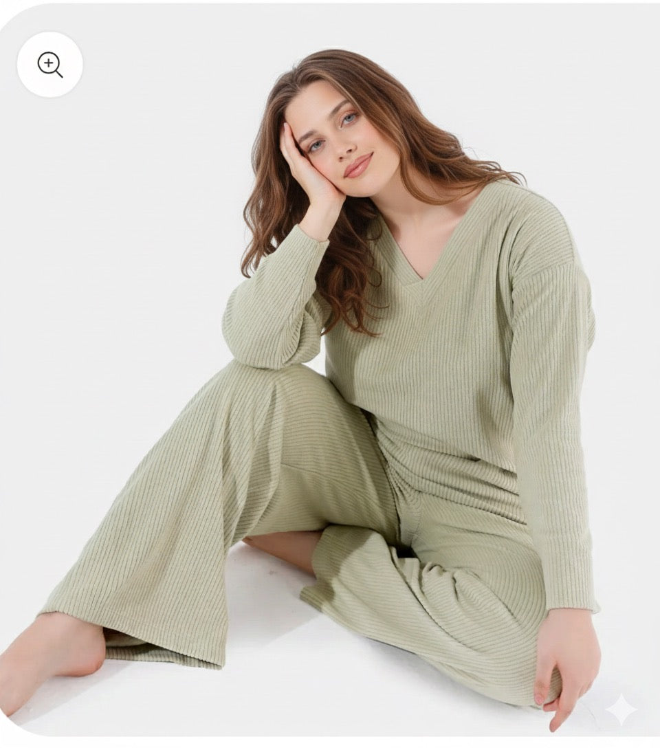 Green Velvet Vibe Set
